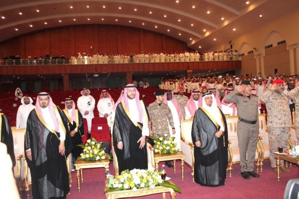 حفل تكريم 800 طالب من أوائل الطلاب المتفوقين في الطائف - اليوم