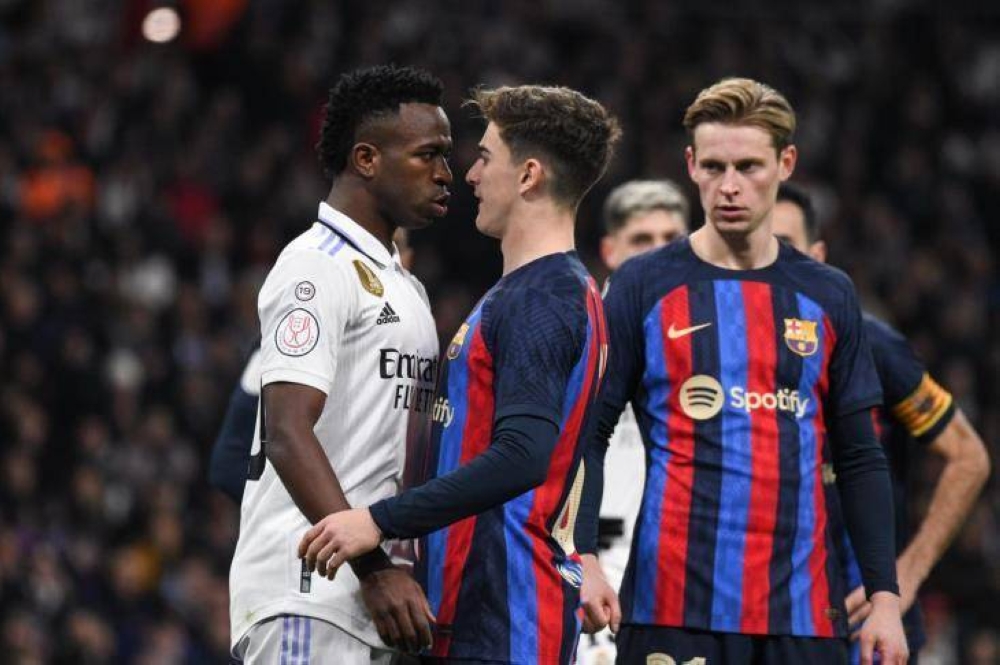 ريال مدريد وبرشلونة.. قمة مشتعلة في الرياض