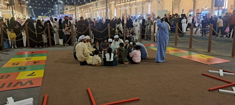 إقبال من الجمهور على شارع الريفيرا