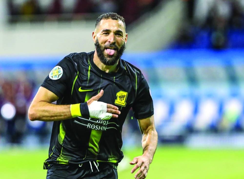 تشيلسي يفاوض بنزيما وفيرمينو لتدعيم الهجوم