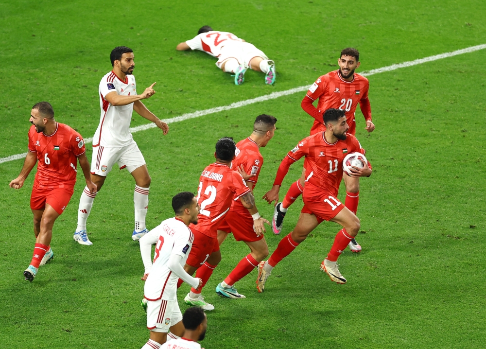 فلسطين تتعادل إيجابيا أمام الإمارات في كأس أسيا