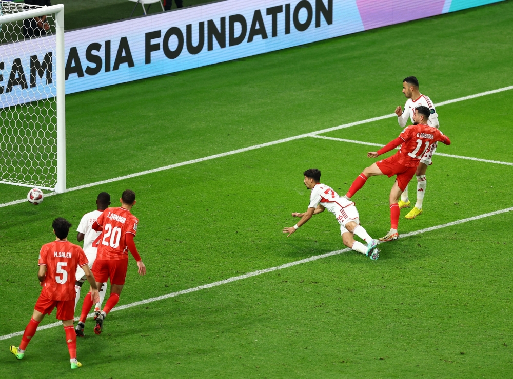 فلسطين تتعادل إيجابيا أمام الإمارات في كأس أسيا