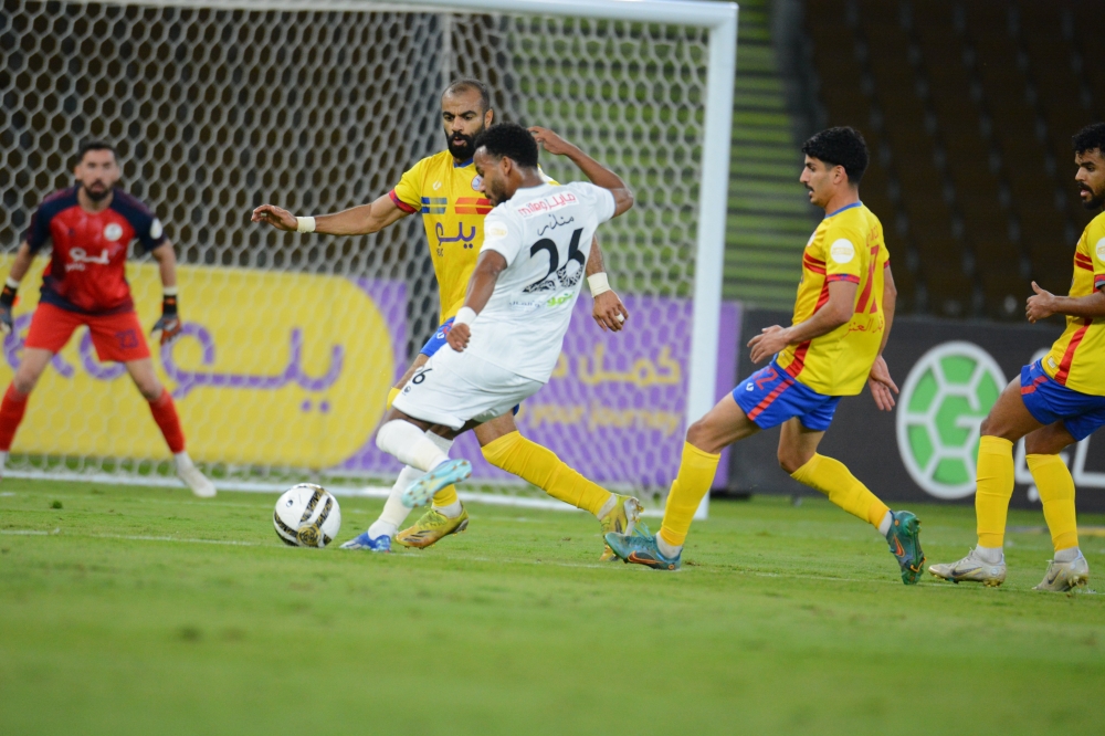 دوري يلو.. القادسية يحافظ على الصدارة رغم التعادل مع الجندل