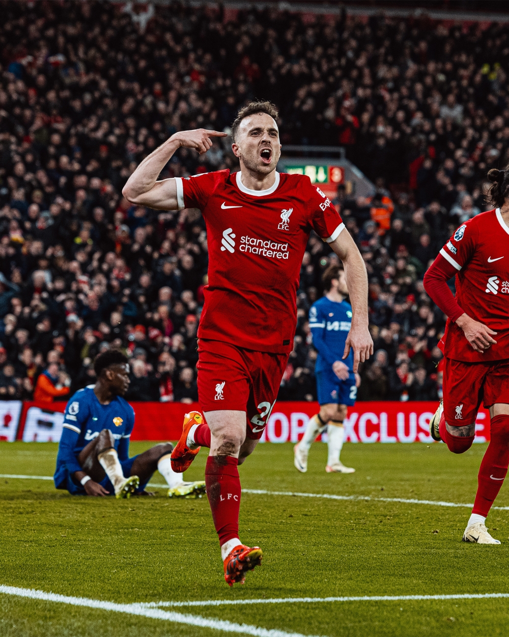 ليفربول يفوز على تشيلسي برباعية بالدوري الإنجليزي
