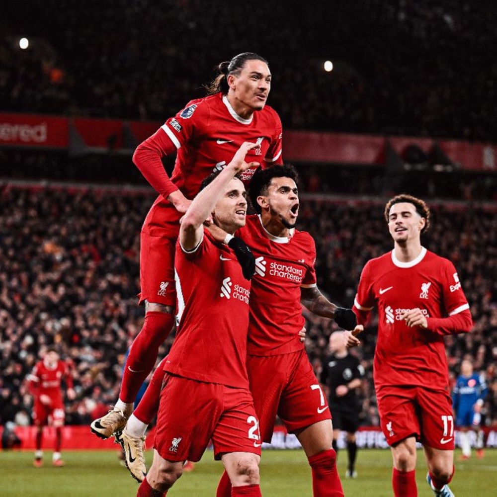 ليفربول يفوز على تشيلسي برباعية بالدوري الإنجليزي