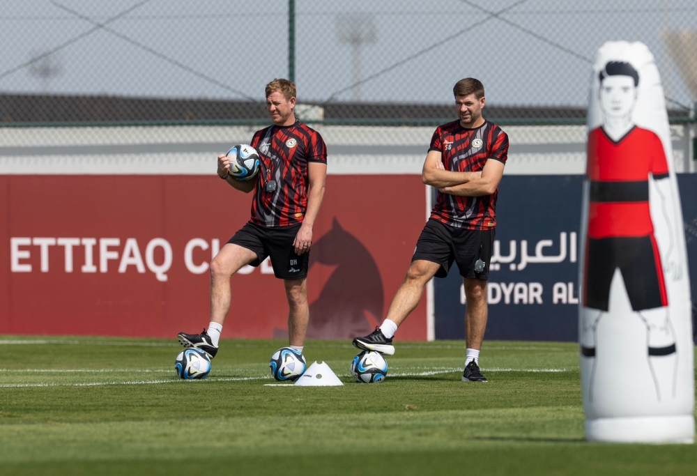 جيرارد يبدأ تجهيز الاتفاق لمواجهة الخليج