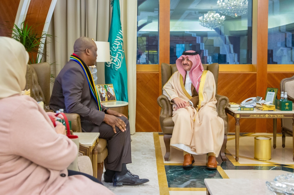 أمير الشرقية يستقبل سفير جنوب إفريقيا