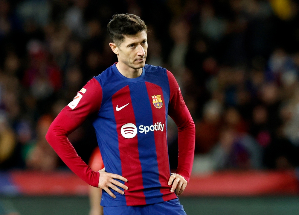 برشلونة يتعادل مع غرناطة 3-3 بالدوري الإسباني