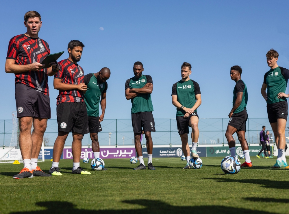 الاتفاق يواصل تحضيراته لـ الهلال بمران تكتيكي
