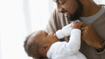 استخدام صيغ حليب خالية من حليب الألبان - Today's Parent