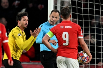 أيندهوفن يتعادل مع دورتموند