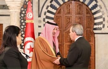 رئيس 