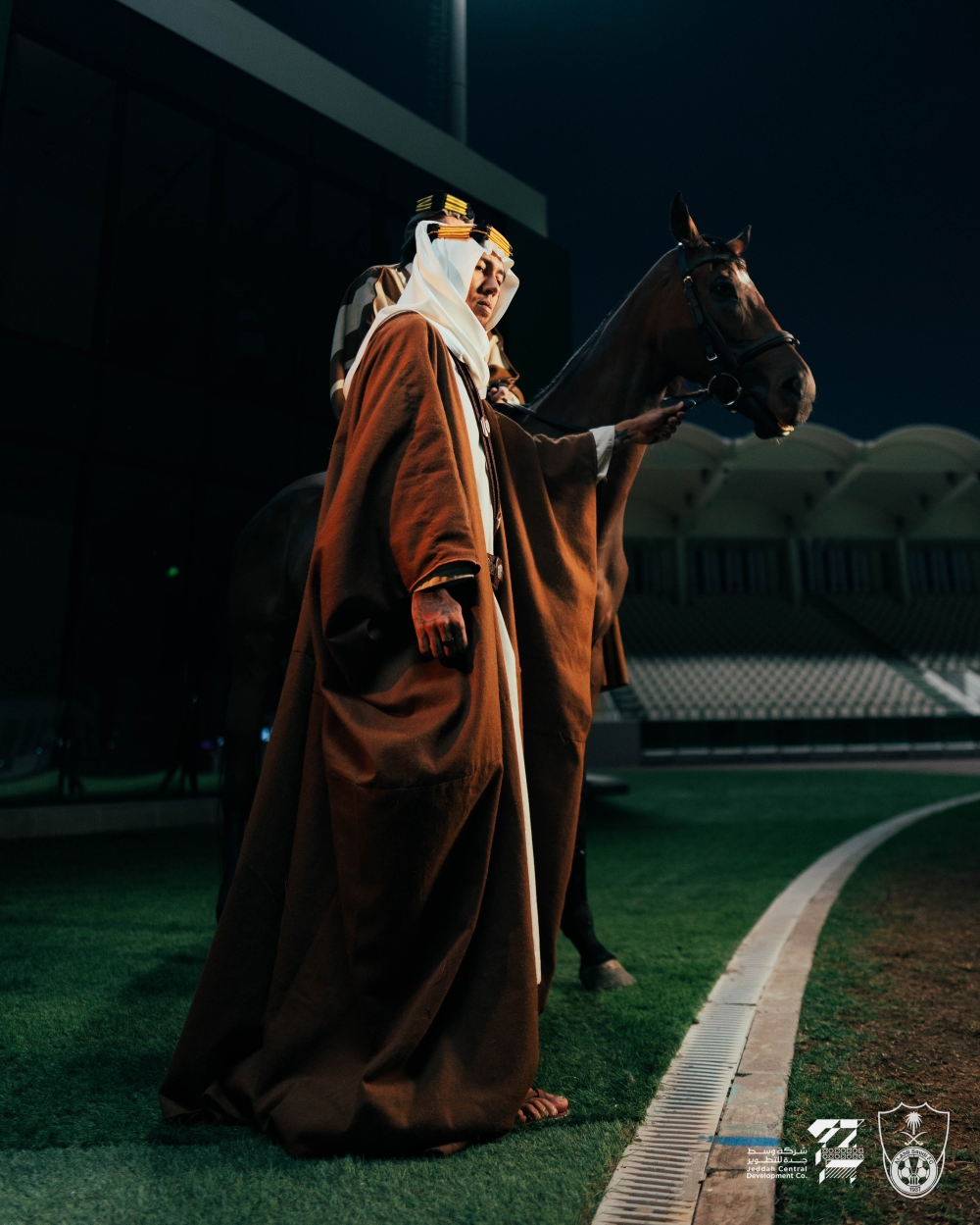 نجوم الأهلي يحتفون بيوم التأسيس