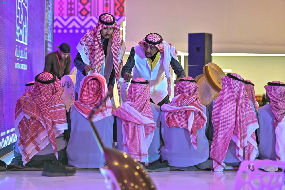شاهد| الفنون الشعبية تستهوي زوار 