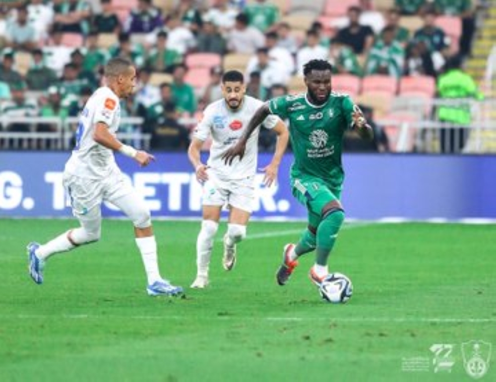 الأهلي يتعثر أمام الفتح في دوري روشن
