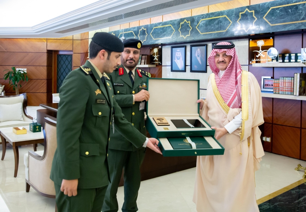 أمير الشرقية يستقبل مدير السجون بالمنطقة