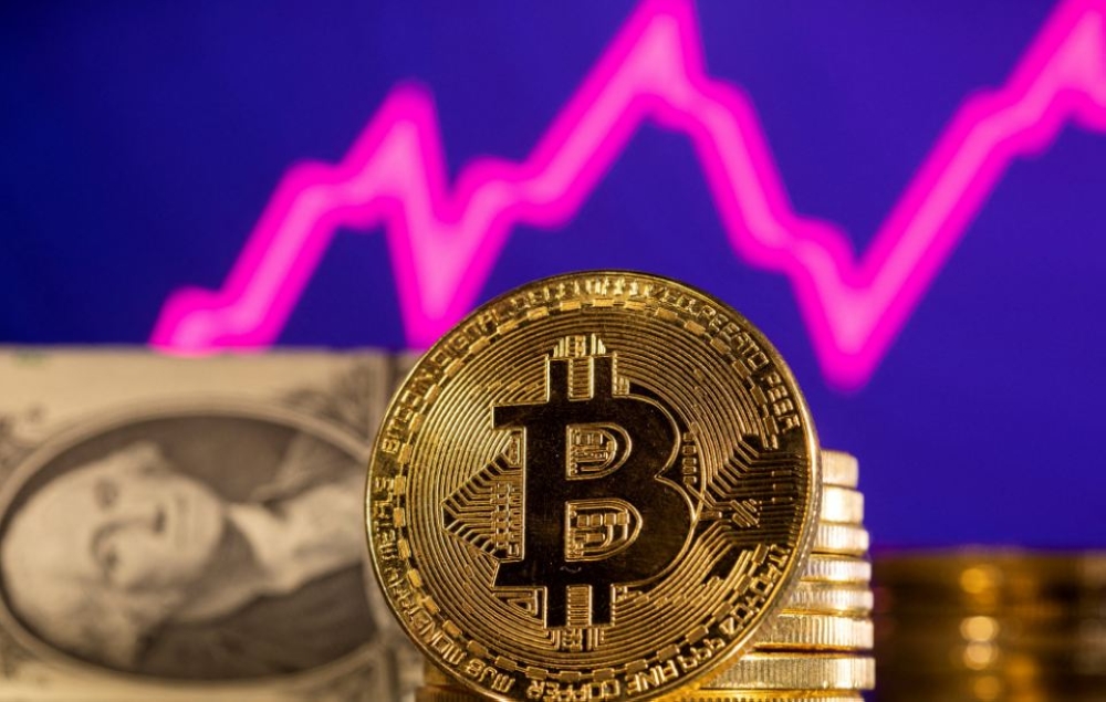 ارتفاع أسعار الذهب.. وتراجع الأسهم الأمريكية والنفط