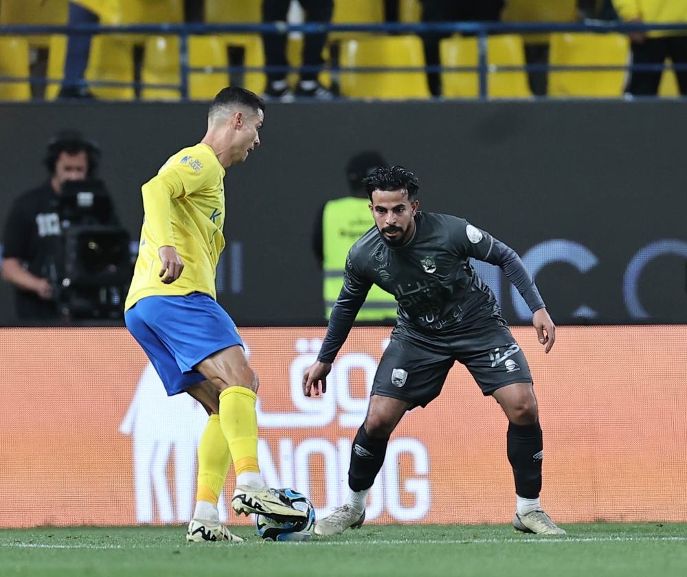 الرائد يُعمق جراح النصر بثلاثية في دوري روشن