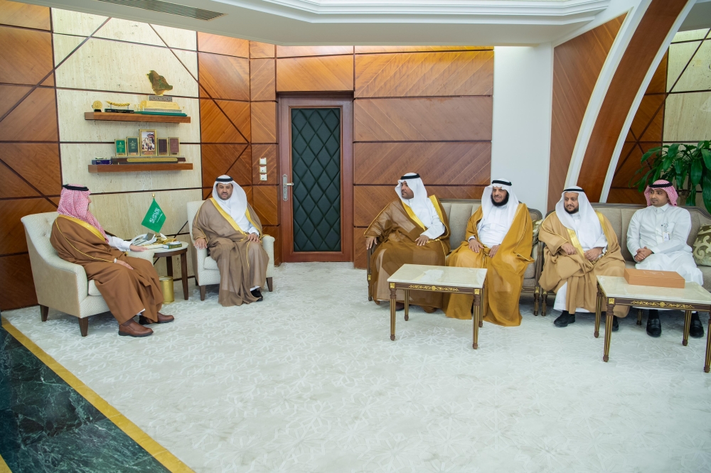 أمير الشرقية يستقبل رئيس جامعة حفر الباطن
