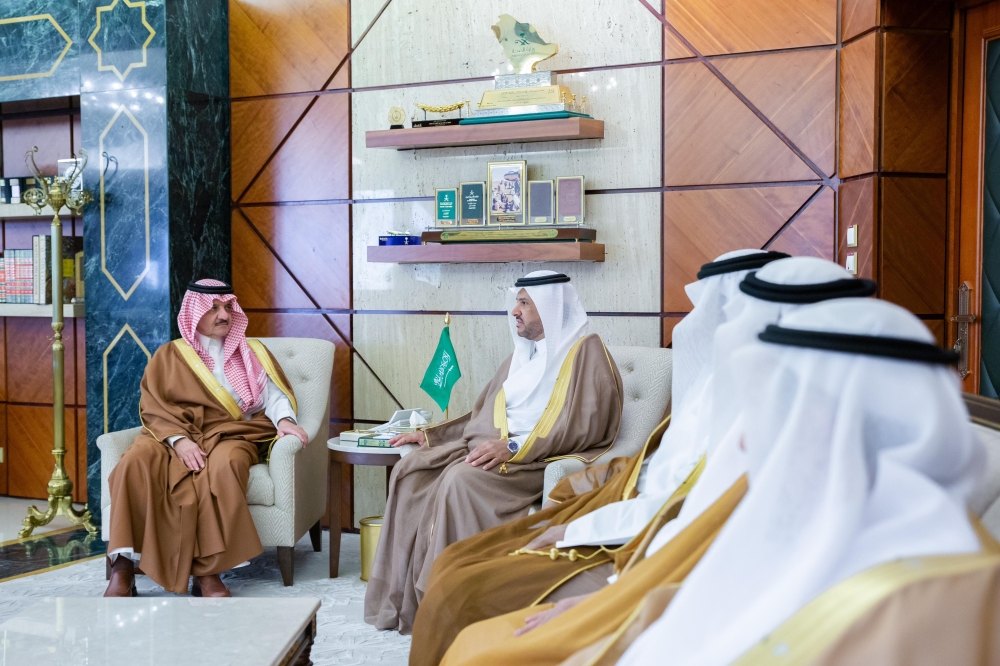 أمير الشرقية يستقبل رئيس جامعة حفر الباطن
