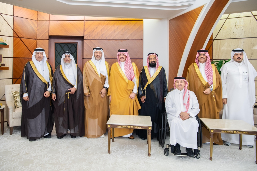 أمير الشرقية يستقبل أعضاء جمعية تعافي