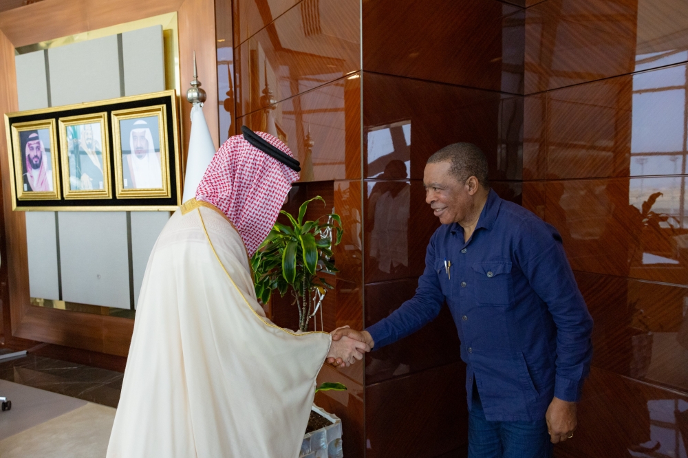وزير الرياضة يلتقي نظيره من غينيا الاستوائية