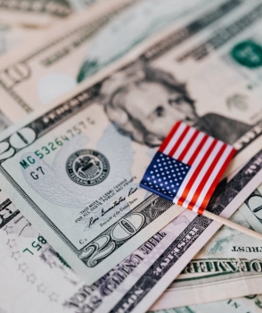 انخفض مؤشر الدولار الأمريكي من أعلى مستوى له خلال أسبوعين ونصف الأسبوع منخفضًا بنسبة -0.28% - مشاع إبداعي