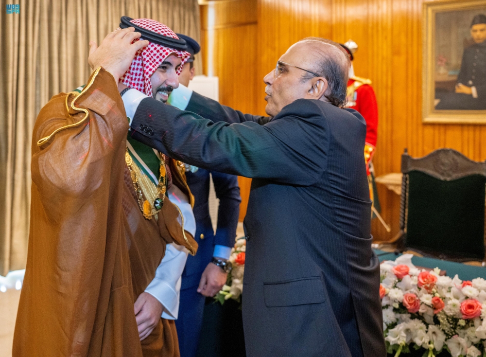 وزير الدفاع يلتقي رئيس الجمهورية الباكستانية - واس