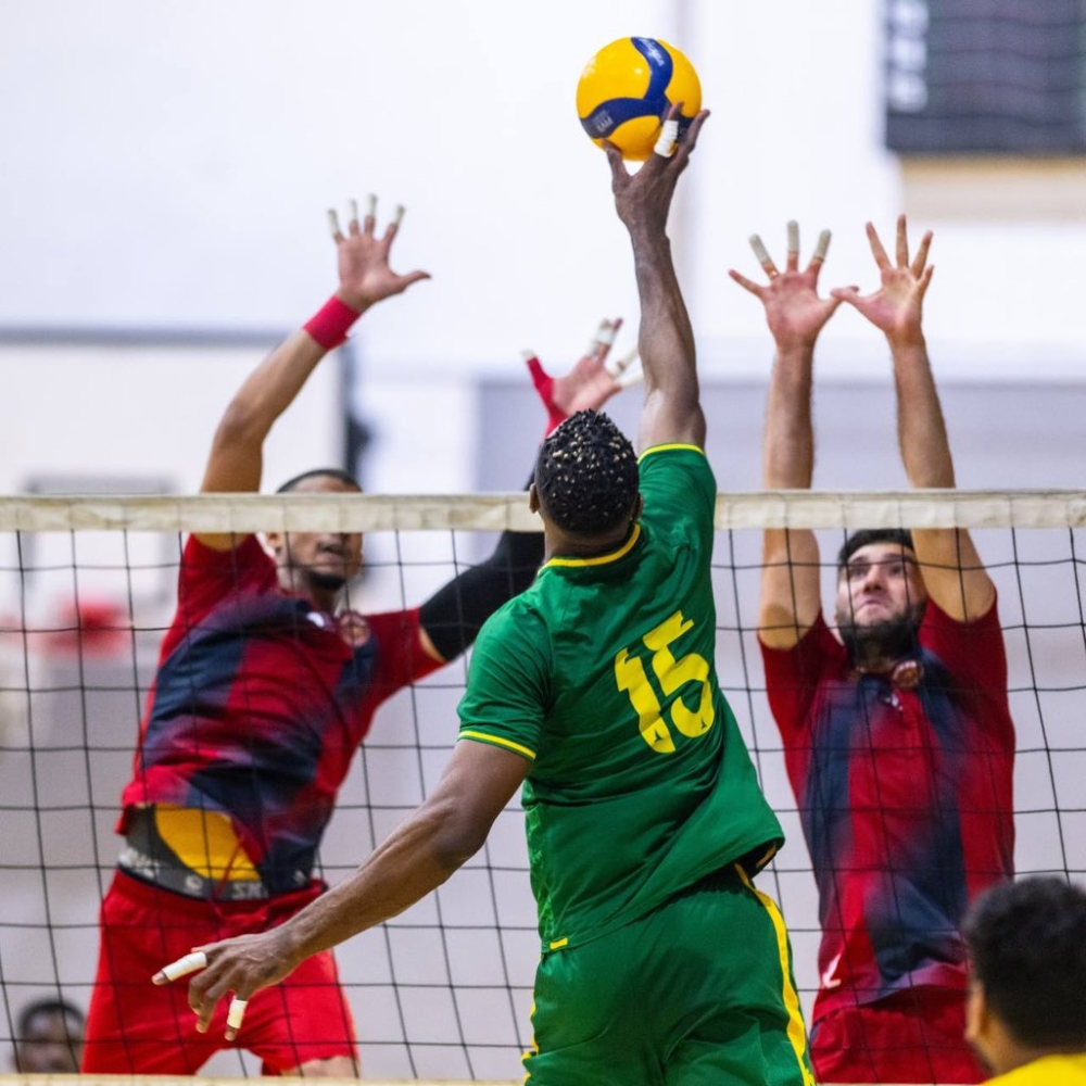 طائرة الخليج تقسو على ضمك بثلاثة أشواط 
