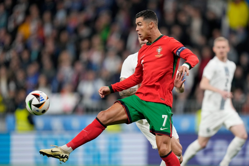 سلوفينيا تهزم البرتغال في حضور رونالدو