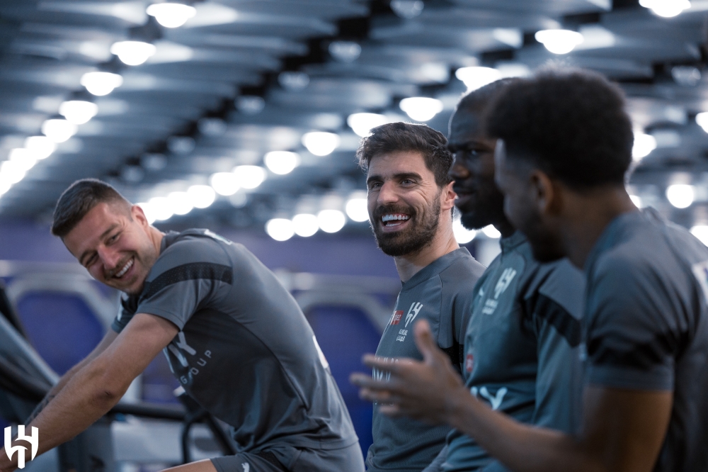 الهلال يفتح صفحة الخليج باللياقة والتكتيك
