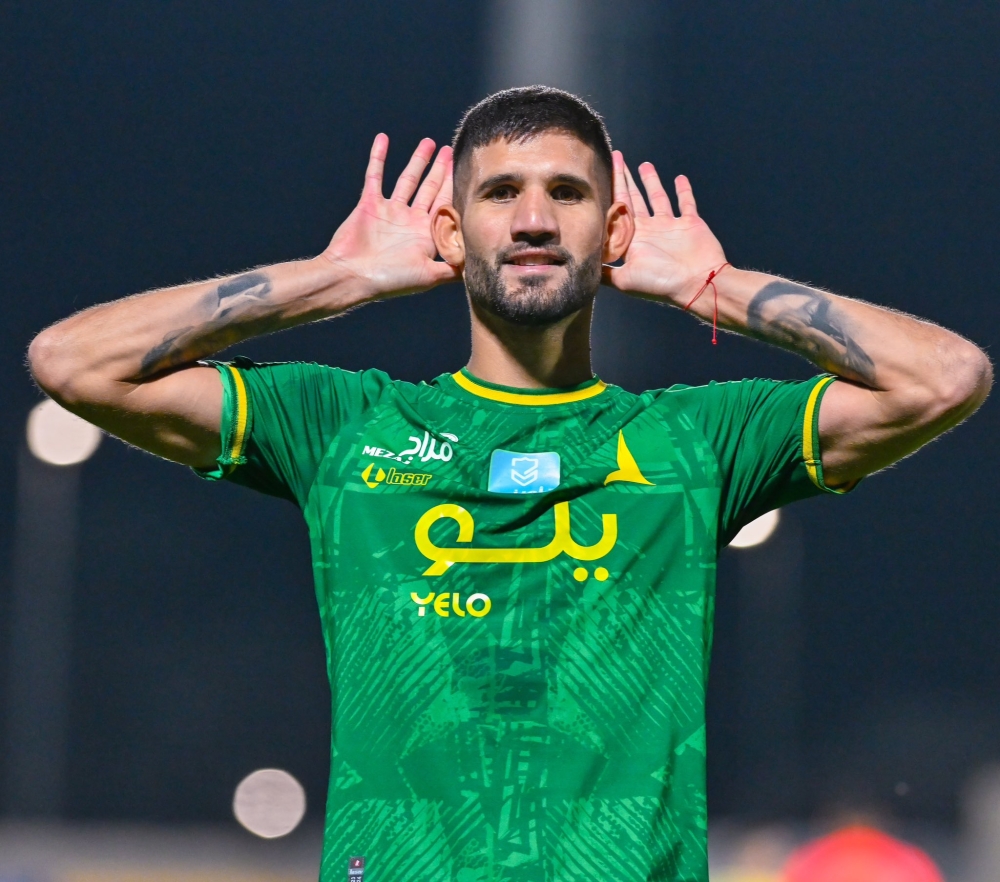 الخليج يعلن طبيعة إصابة مدافعه ليساندرو لوبيز