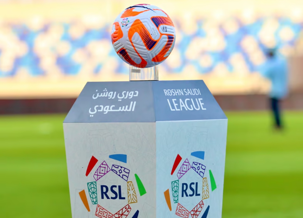 حكام مباريات اليوم الأحد في دوري روشن