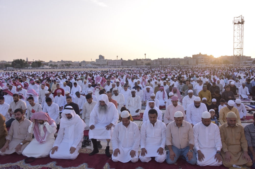 صور وفيديو.. أجواء من الفرحة والسعادة الغامرة في صلاة عيد الفطر بالشرقية