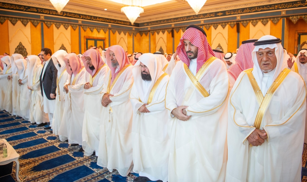 فيديو.. ولي العهد يؤدي صلاة العيد مع جموع المصلين في المسجد الحرام