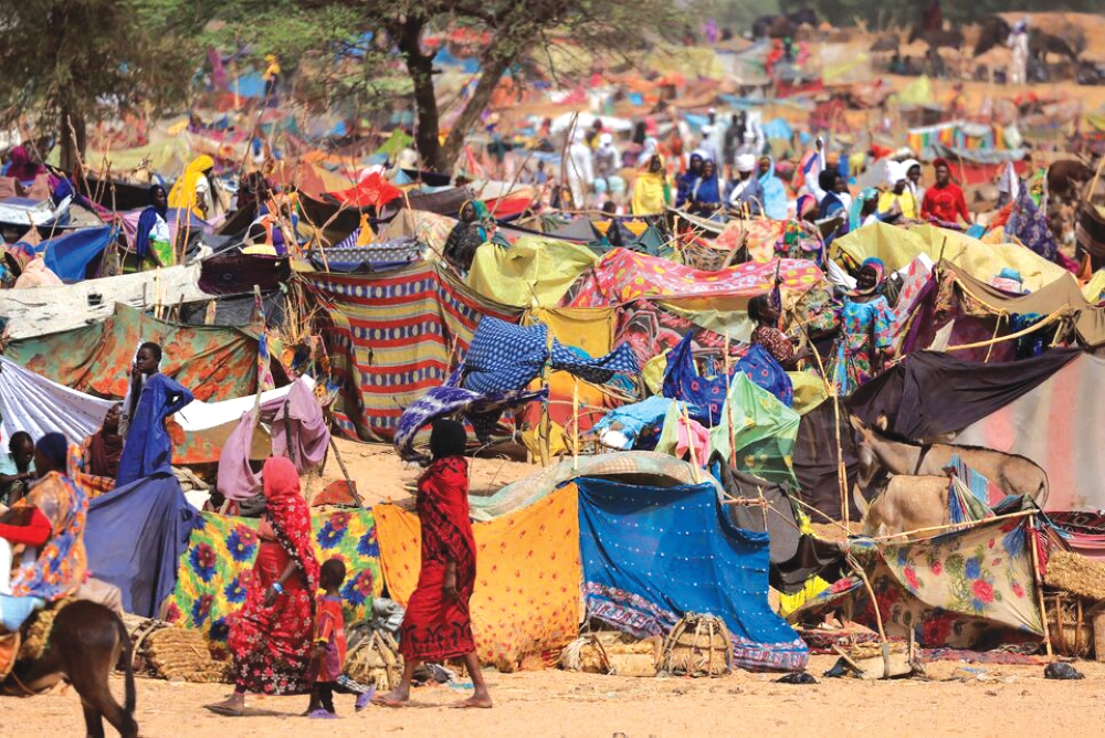 خيام مؤقتة لفارين من القتال في السودان - رويترز