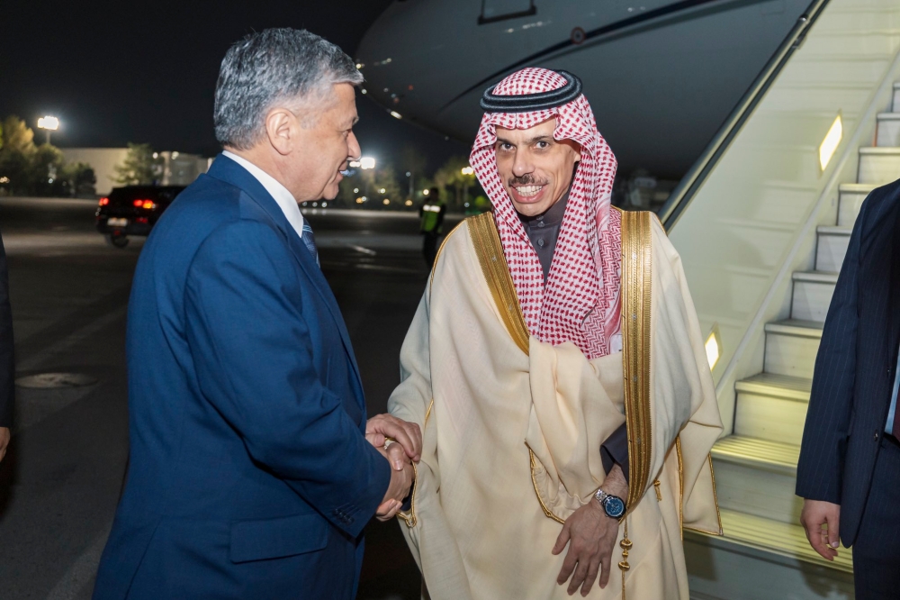 وزير الخارجية يصل طشقند للمشاركة في الاجتماع الوزاري لدول الخليج وآسيا الوسطى