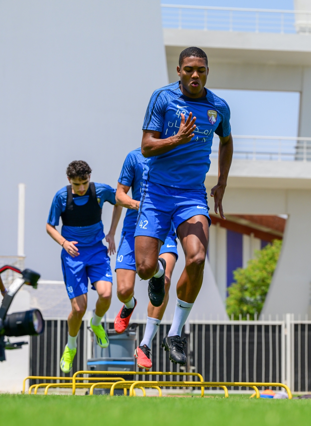 تدريبات صباحية للاعبي العين بعد الفوز على الهلال