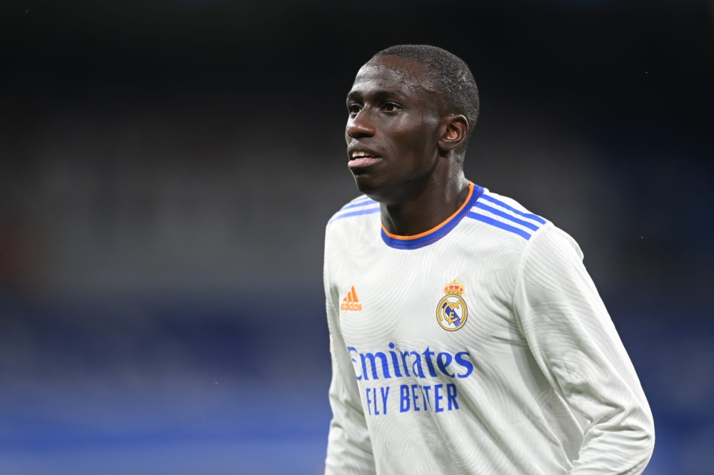 لاعب ريال مدريد مطلوب في دوري روشن