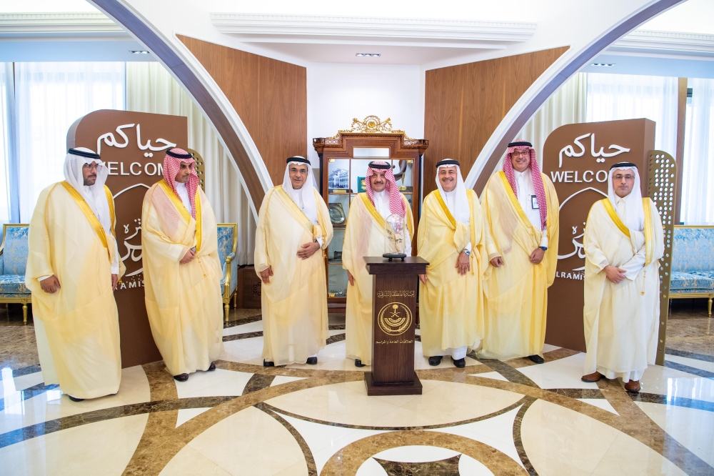 أمير الشرقية يدشن حديقة 