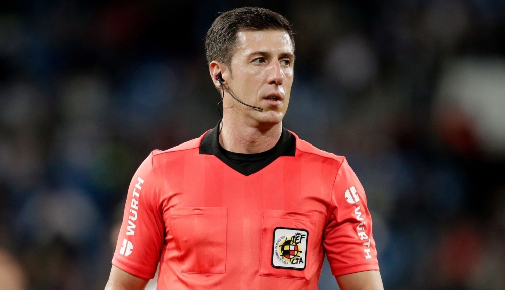 ماذا حقق ريال مدريد وبرشلونة مع صافرة الحكم جرادو؟