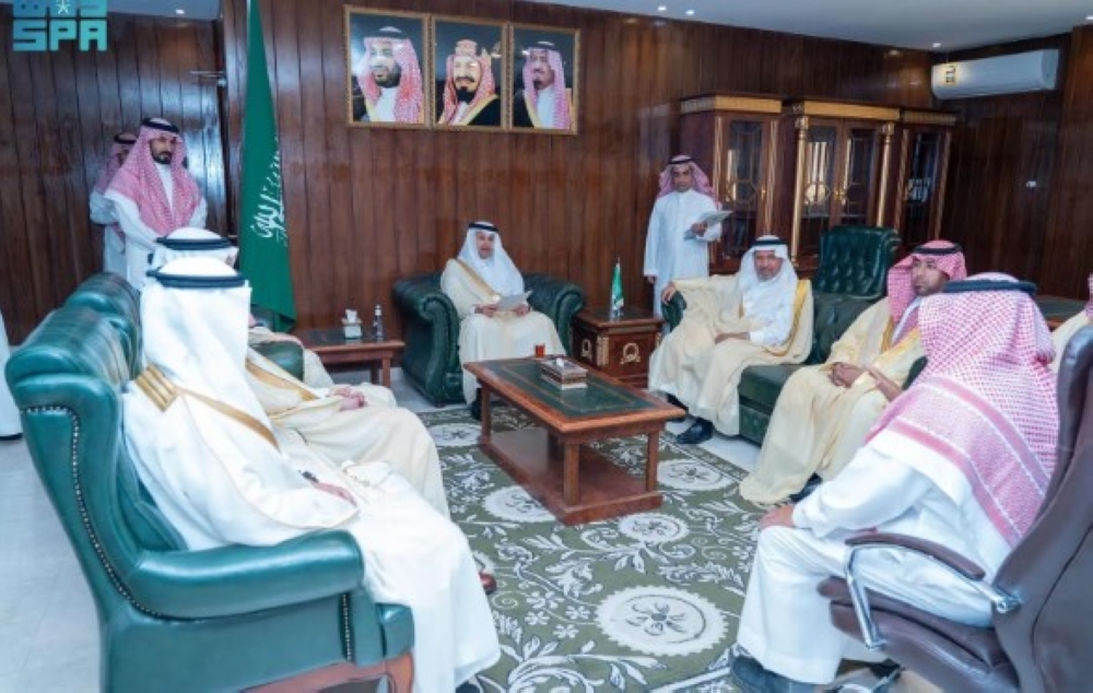وزير النقل والخدمات اللوجستية يلتقي عددًا من المواطنين - واس 