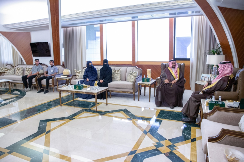 أمير الشرقية يستقبل الفائزين في مسابقة الابتكارات والمبادرات