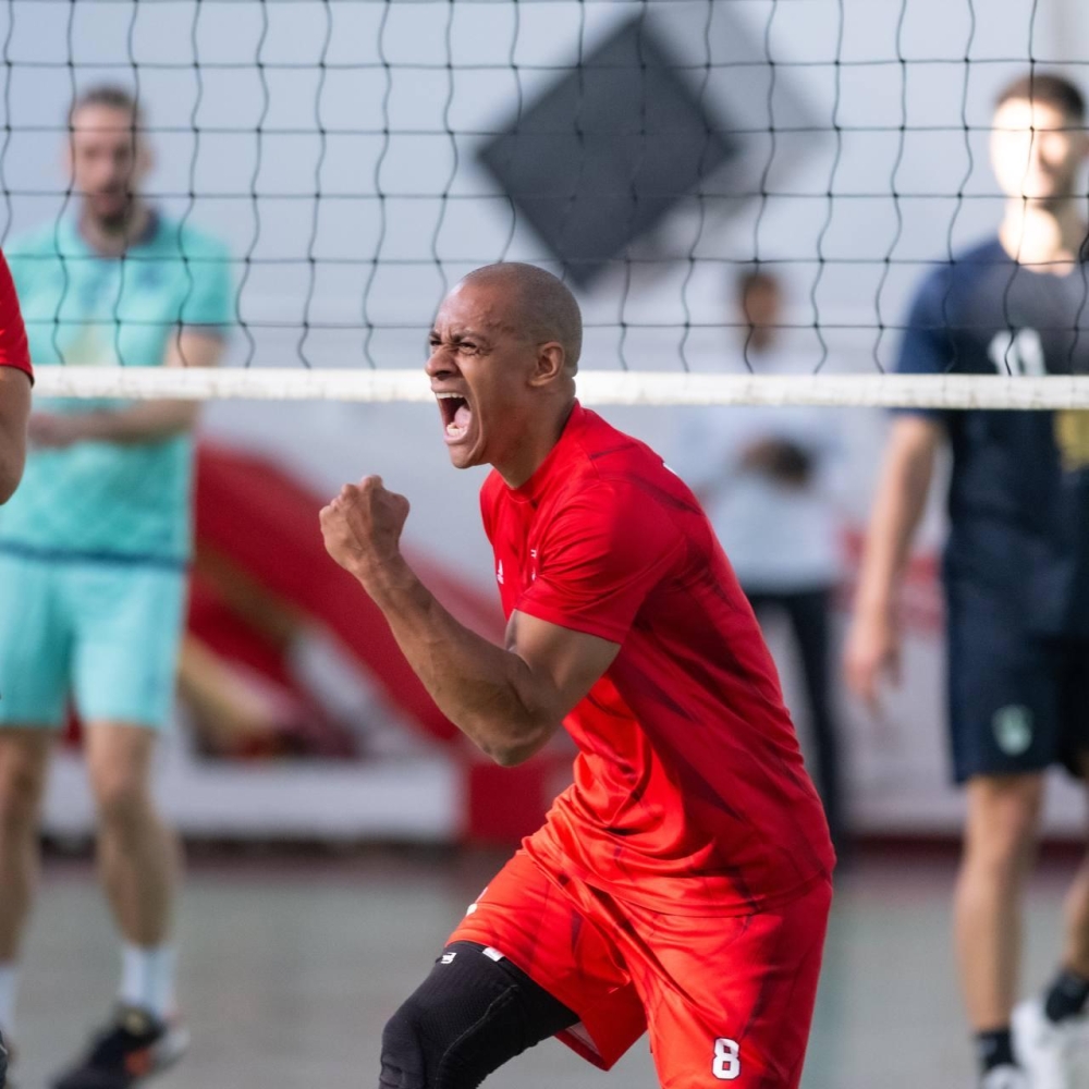 الهلال يواصل انتصاراته.. والاهلي يتغلب على الابتسام 