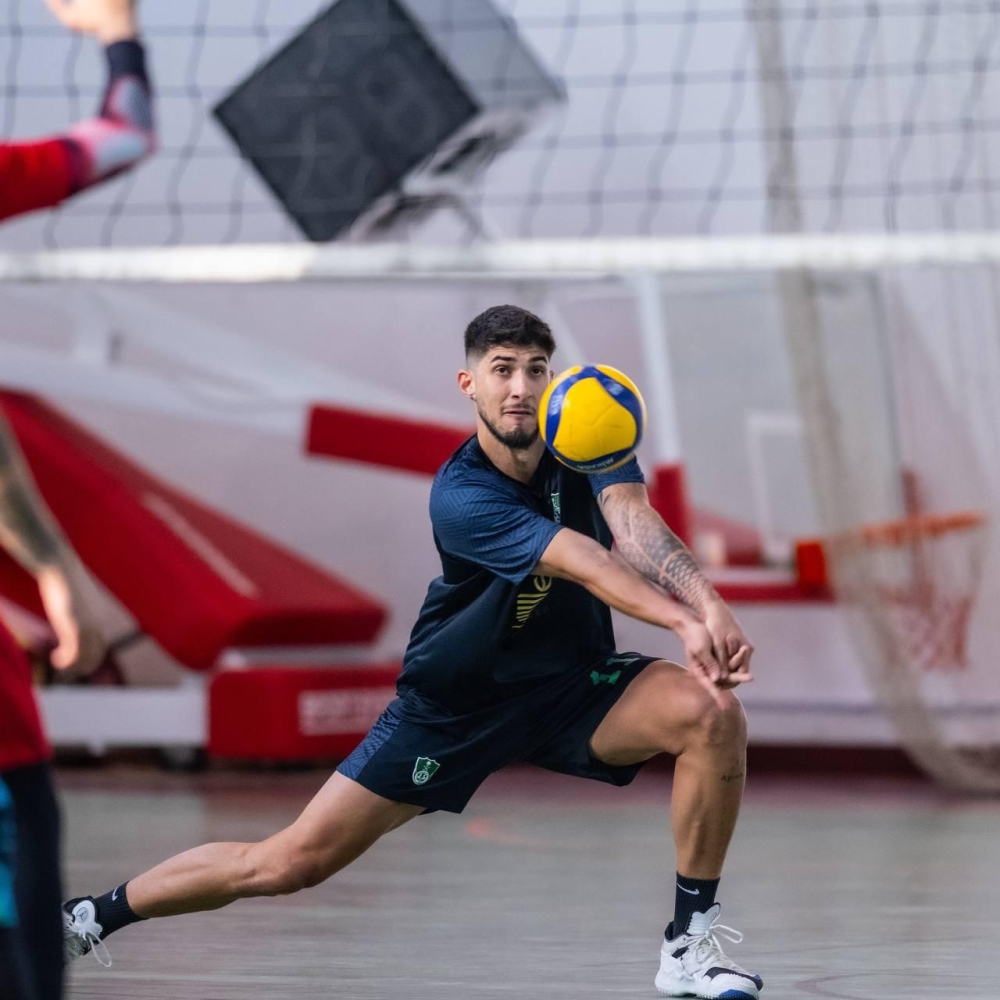 الهلال يواصل انتصاراته.. والاهلي يتغلب على الابتسام 
