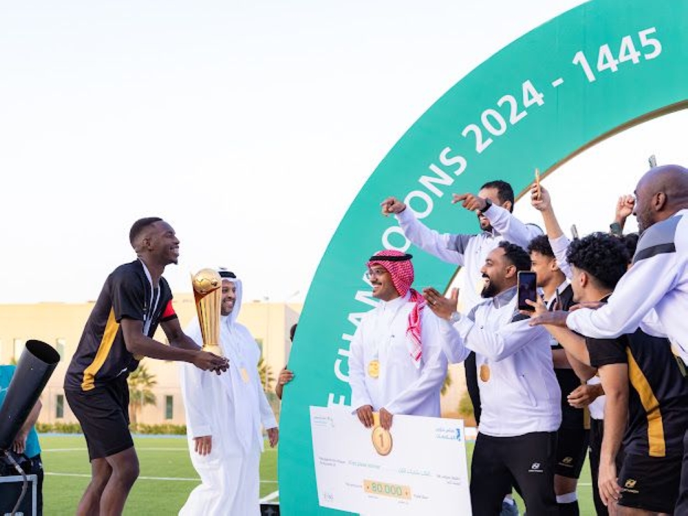 جامعة طيبة تُتوج بكأس دوري قدم الجامعات أ 