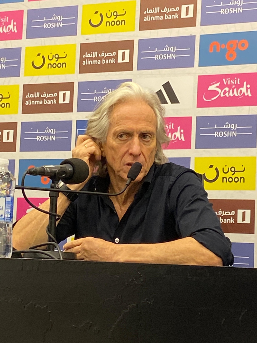 جيسوس يكشف عن إصابة تعرض لها ياسين بونو خلال مباراة الهلال والفتح ـ عاجل
