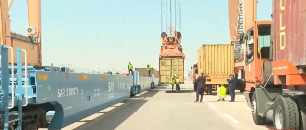 انطلاق أول رحلة قطار من ميناء الجبيل إلى الرياض الجاف.. اليوم
