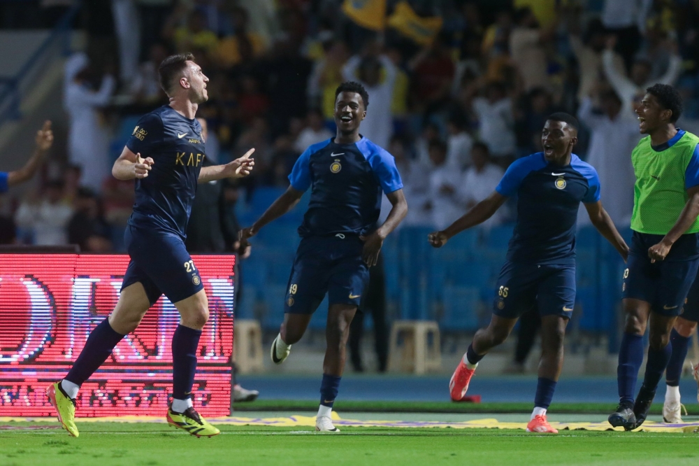 لابورت يقود النصر للفوز على الخليج