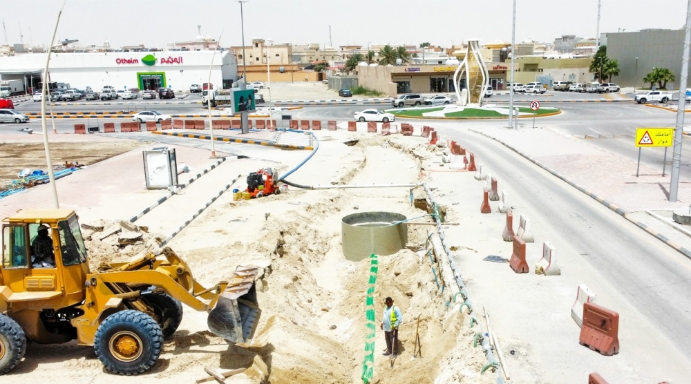 بالصور.. مستجدات أعمال مشروع تصريف مياه الأمطار بالنعيرية